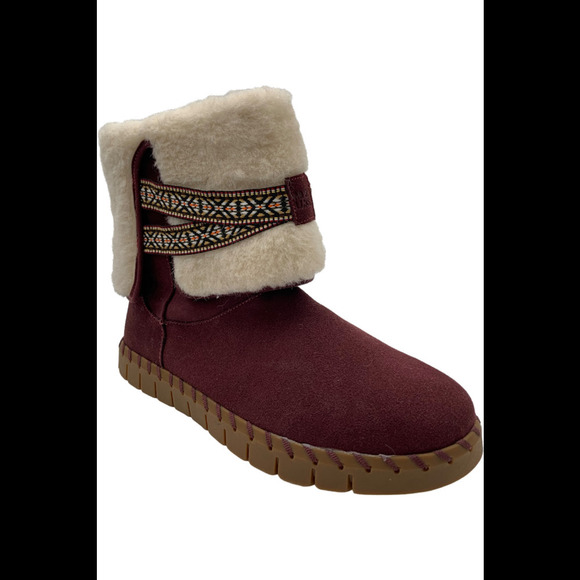 Muk Luks Water-Repellent Suede Cuffed Bootie Montauk Burgundy - Medium - Picture 1 of 3